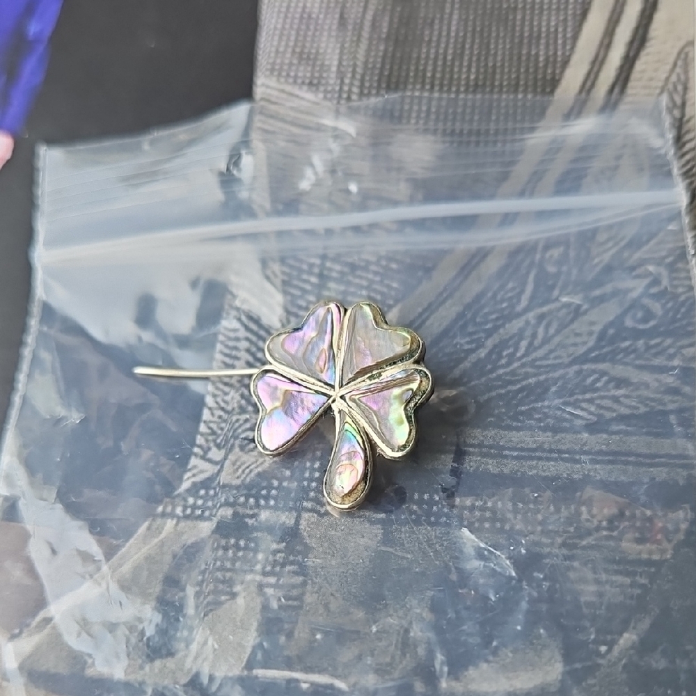 Alpaca Iridescent Clover Brooch